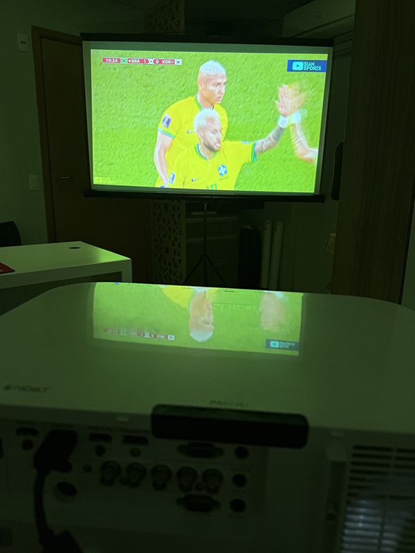 Projetor Epson de alto brilho para locação em Cotia