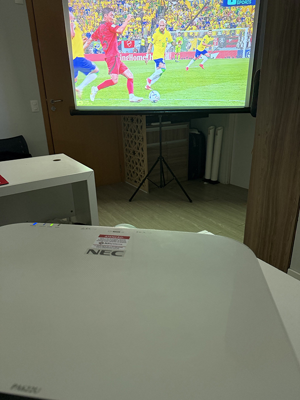 Projetor Epson de alto brilho para locação em Pinheiros SP