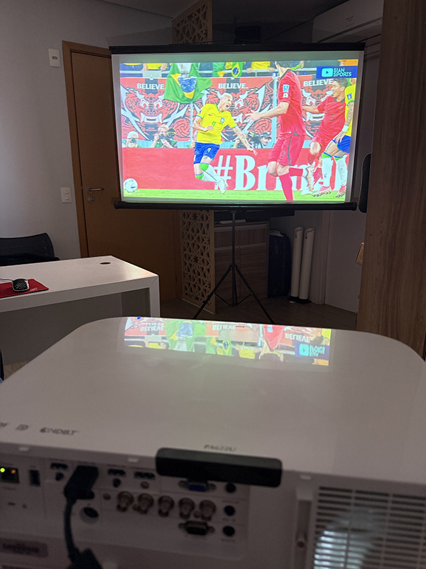 Projetor Epson de alto brilho para locação na Vila Madalena SP