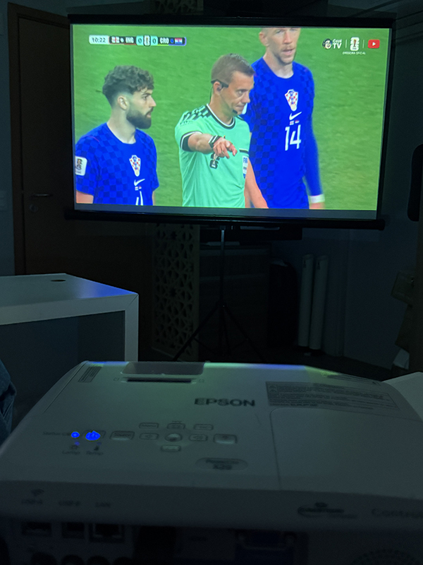 Projetor Epson com tela de até 98 polegadas para locação no Brooklin SP